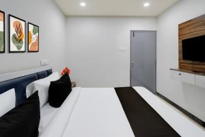 Hotel O Safilguda Lakeview Hyderabad Formerly Adithya Stay