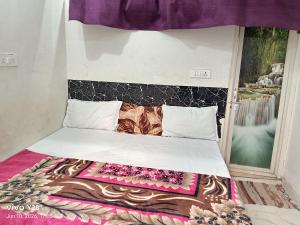 Kartik Home Stay