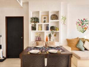 Las Tortugas beach front condo