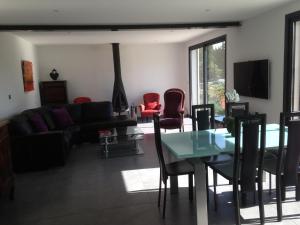 Villas Villa charmante a Eyragues avec piscine privee : photos des chambres