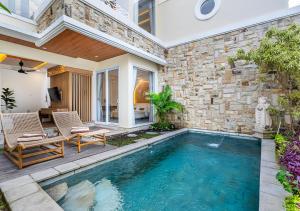 Villa Arsy-2BR Private Oasis with Pool & Rooftop