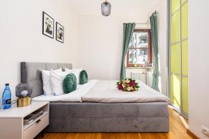 Lumina I Premium 2BR Apartment with Parking I Terrace I AC I Coffee Maker I Center