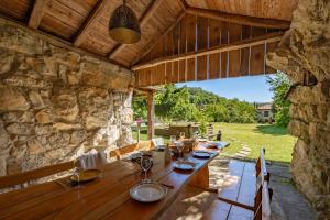 Familija Lovrinovi Retreat with Shared Pool