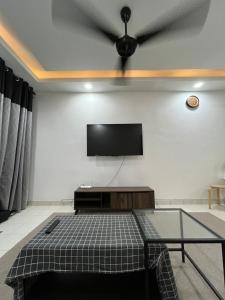 Damai Guest House with Wi-Fi, Netflix