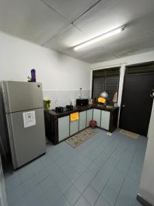 Damai Guest House with Wi-Fi, Netflix