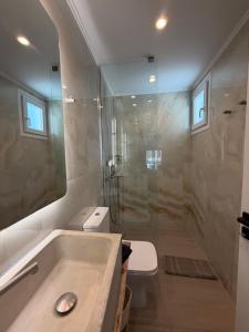 Azure Breeze Suite Apartment