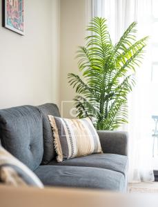 Coastal Calm Townhouse, Private pool and beach ready at Pilar, by OYOOSTAYS
