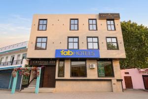 FabHotel Crystal Zee