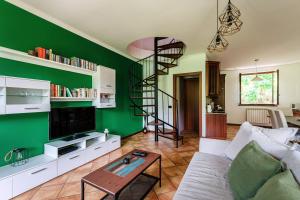 Casa Negrana by Quokka 360 - Lake View Stay in Gravedona