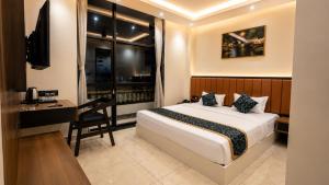 Hotel Shakuntla Palace - 400 Meters away from Vishnu Pad Temple 7 mins walk