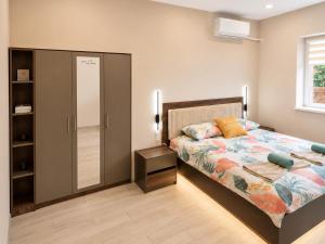 Apartment Be Happy 1, Premium Apartment in Ruse City Centre