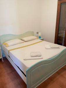 Modern 1 bed apartment sleep 3 sea view only 700mt from sea