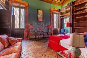 iFlat Elegant Stay in a Historic Roman Palace