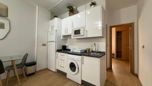 Quiet Apartment in the Heart of Malaga POOL & FREE PARKING