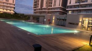 Spacious 2-Bedroom Family Suite with Pool & Garden View