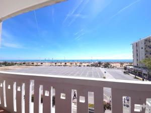 Giulios Apartment - Beachfront