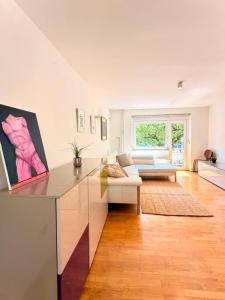 Central Townhouse with Parking