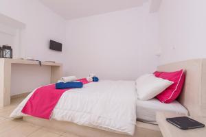 1- bed apt near black beach-Sleeps 4-Parking
