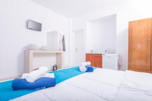 1-Bed Apt at Bella Santorini Near Perivolos beach