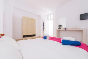 1- bed apt near black beach-Sleeps 4-Parking