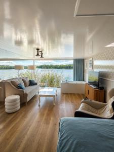 HT House Boat Mazury - dom na wodzie