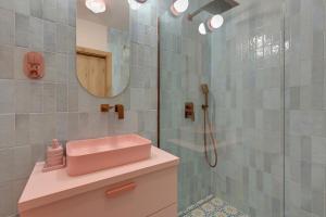 Blue Mandarin Portovo - Apartments near Marina & Amber Sky