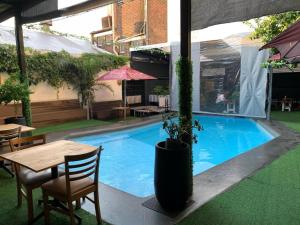 Modern suite at Maboneng with Wi-Fi & SmartTV