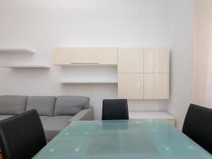Xenia - 2 room apt in Via Giovanni Prati 18