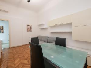 Xenia - 2 room apt in Via Giovanni Prati 18
