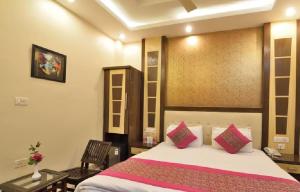 Hotel Pink City Opposite New Delhi Railway Station
