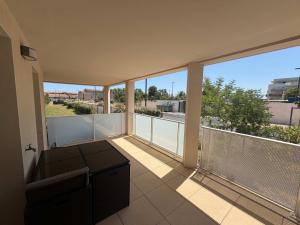 Appartement climatisé, moderne avec terrasses à 500m de la mer