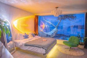White Beachfront Pool Villa Koh Larn