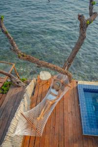 White Beachfront Pool Villa Koh Larn