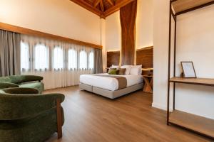 El Serral Hotel