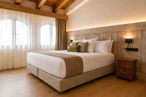 El Serral Hotel