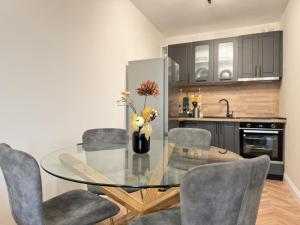Elegant 1BR with Balcony in Central Plovdiv by Flat Manаger