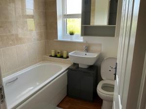 House Sleeps 8 with WiFi
