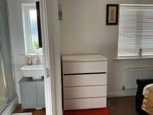 House Sleeps 8 with WiFi