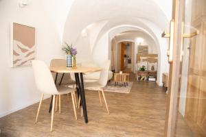 Old Town Apartment with Private Wine Cellar