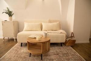 Old Town Apartment with Private Wine Cellar