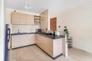 Palermo Studio Modern Quiet Prime Spot