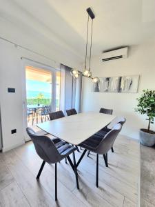 Luxury Garden Penthouse *MK*