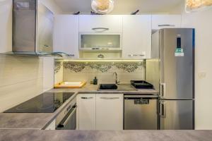 Split City Center - Lovely and spacious 2Bdrm Apt