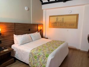 Hotel Cacique Real