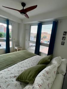 Apartamento luminoso con parking a 250 m de playa y centro