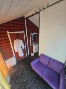 Memel Schmelz ,self - check in , free parking
