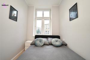 MMRent Moon Room