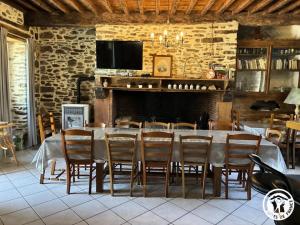 Gîte de France "les volets bleus" 3 épis - Gîte de France 12 personnes MAE-9484
