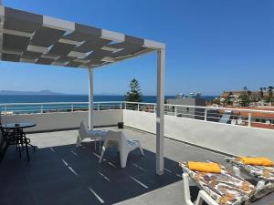 Castle & Sea View Apt