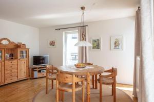 Ferienwohnung Sonnenfreuden direkt am See, ideal für Paare